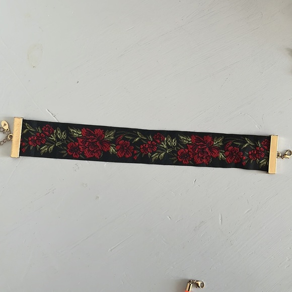 3/$30 EUC 6 piece choker bundle set , includes aldo, forever 21 - Picture 3 of 7